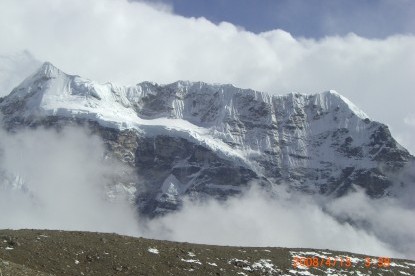 Makalu Trek crossing Sherpani Col Pass